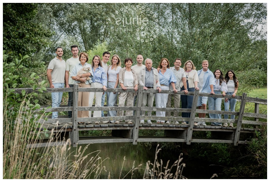 Familiefotograaf Zuid-Limburg legt groepsfoto vast in Epen